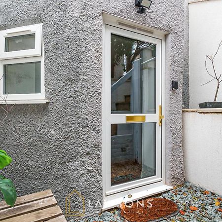 Modern Living By Lawsons With Free Parking Windsor Eksteriør bilde
